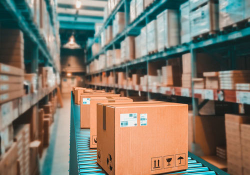 Boxes-on-a-conveyer-line-in-a-warehouse